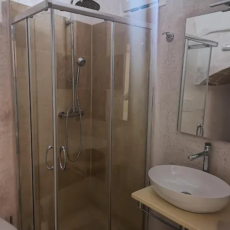 San Giovanni 9 3*